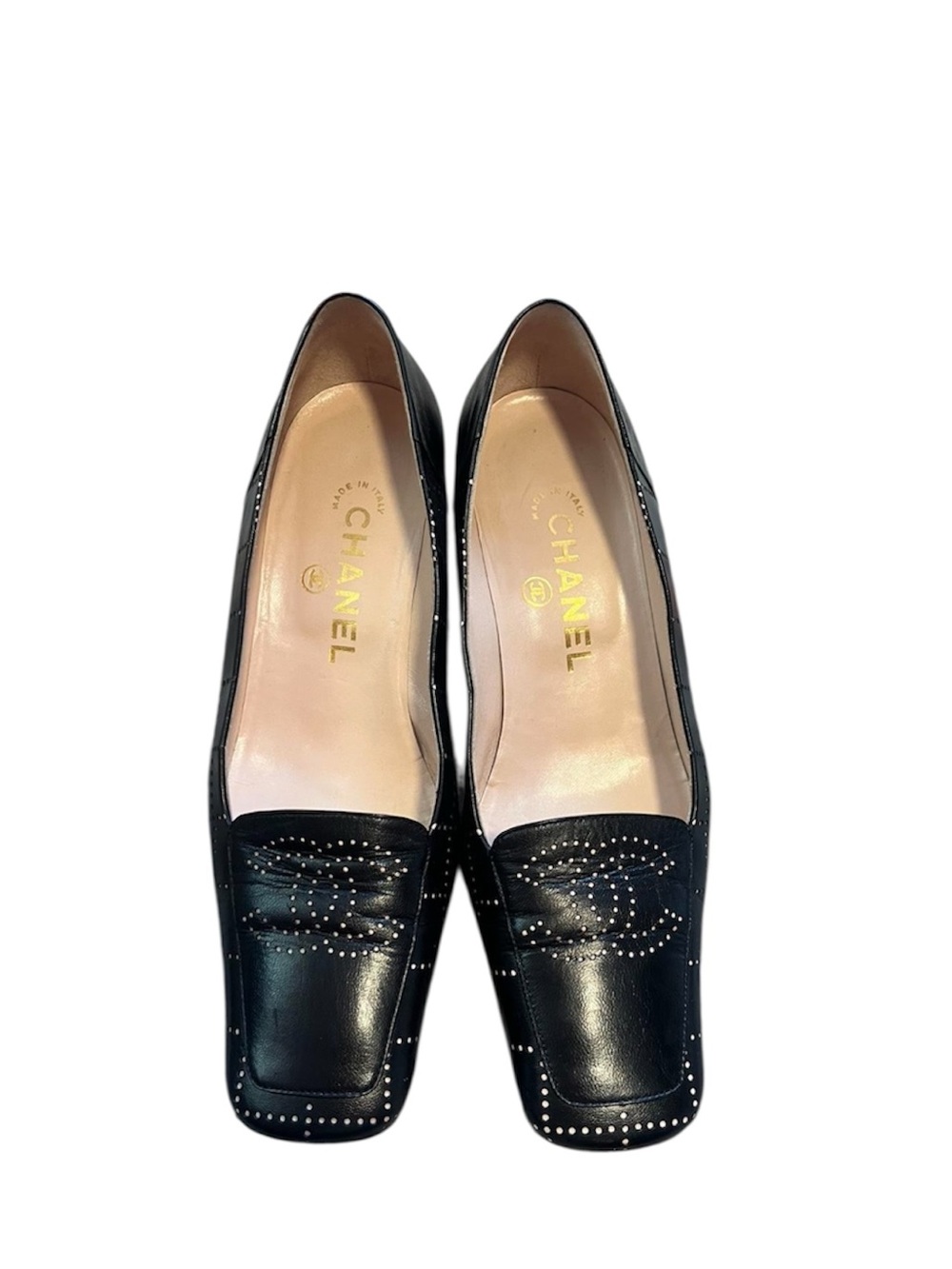CHANEL CC interlocking logo Black Quilted Perforated Leather Low Heel EUC